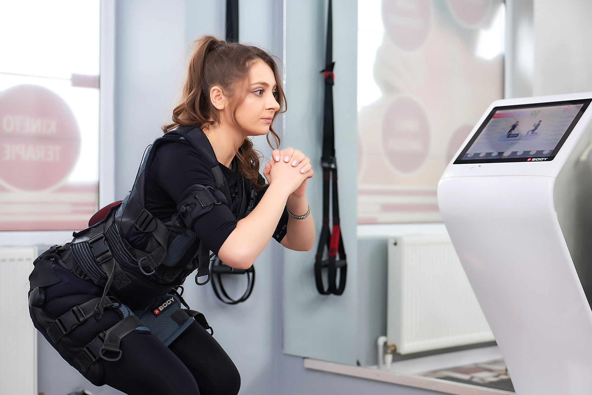 Antrenament XBody cu electrostimulare musculară EMS la centrul din Galați