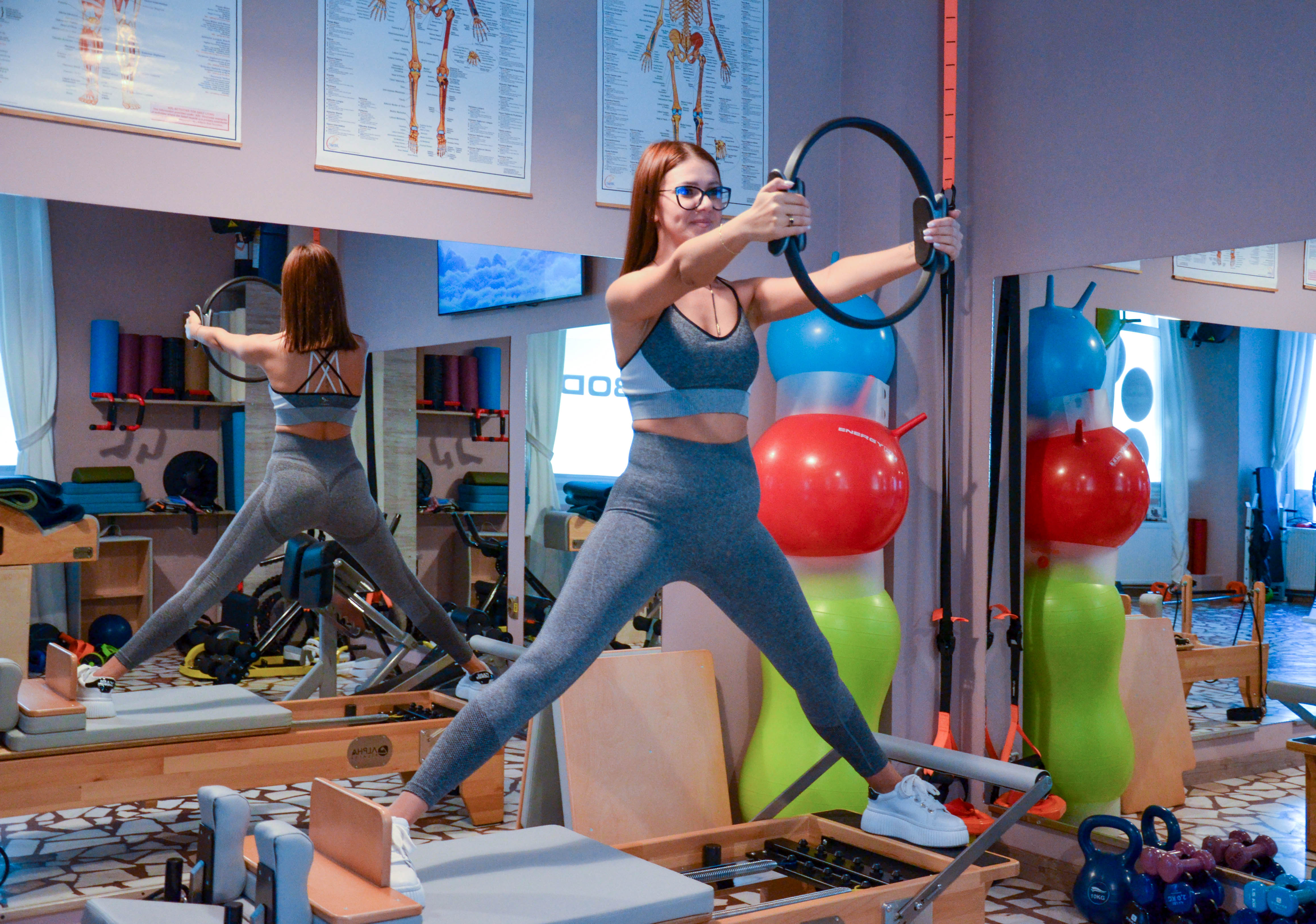 Antrenament Pilates Reformer pe aparat la centrul din Galați